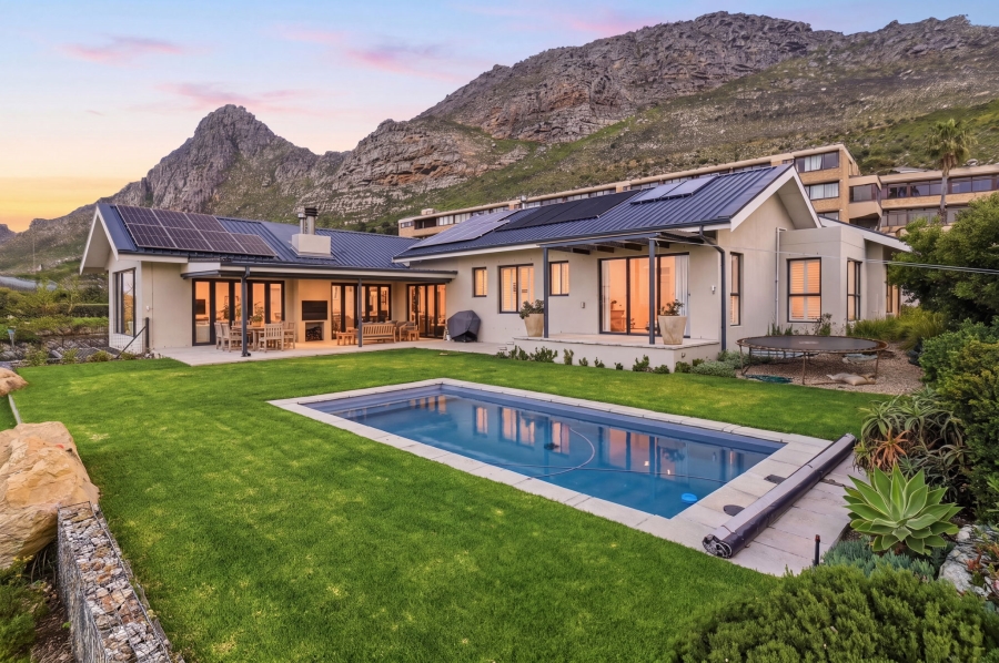 4 Bedroom Property for Sale in Stonehurst Mountain Estate Western Cape